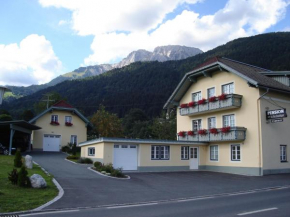Pension Zum Schulmeister, Reisach, Österreich